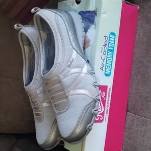 Women's Skechers Size 10 Shoes